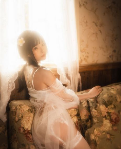 伸到同桌奶罩里捏她胸_免费追剧免费手机观看